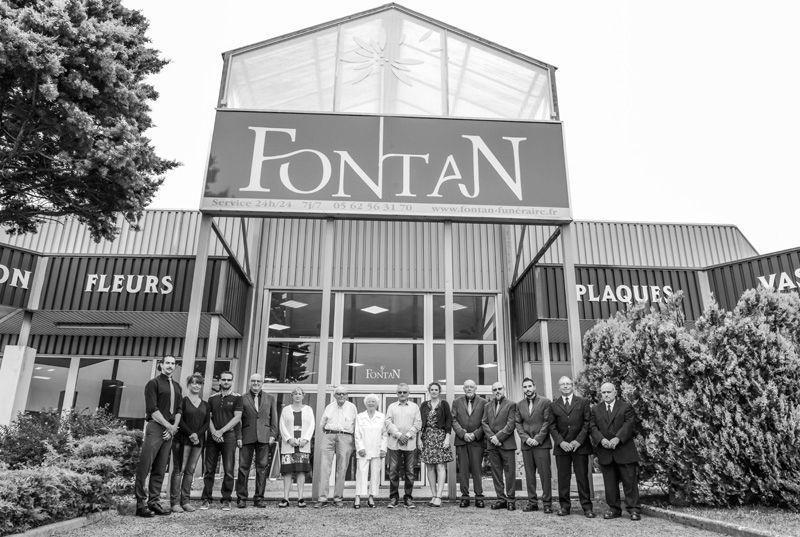 Devanture Fontan avec l'équipe