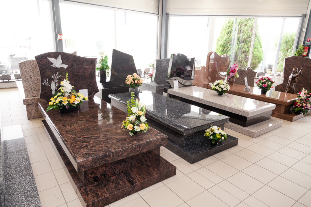 Cercueil avec fleurs
